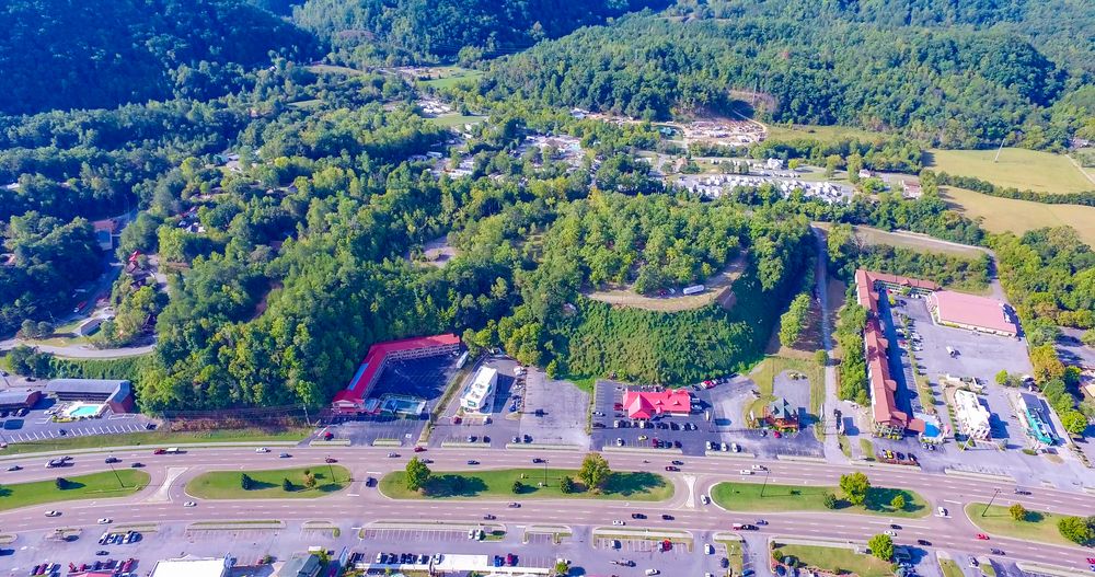 4020 Parkway , Pigeon Forge, TN 37863